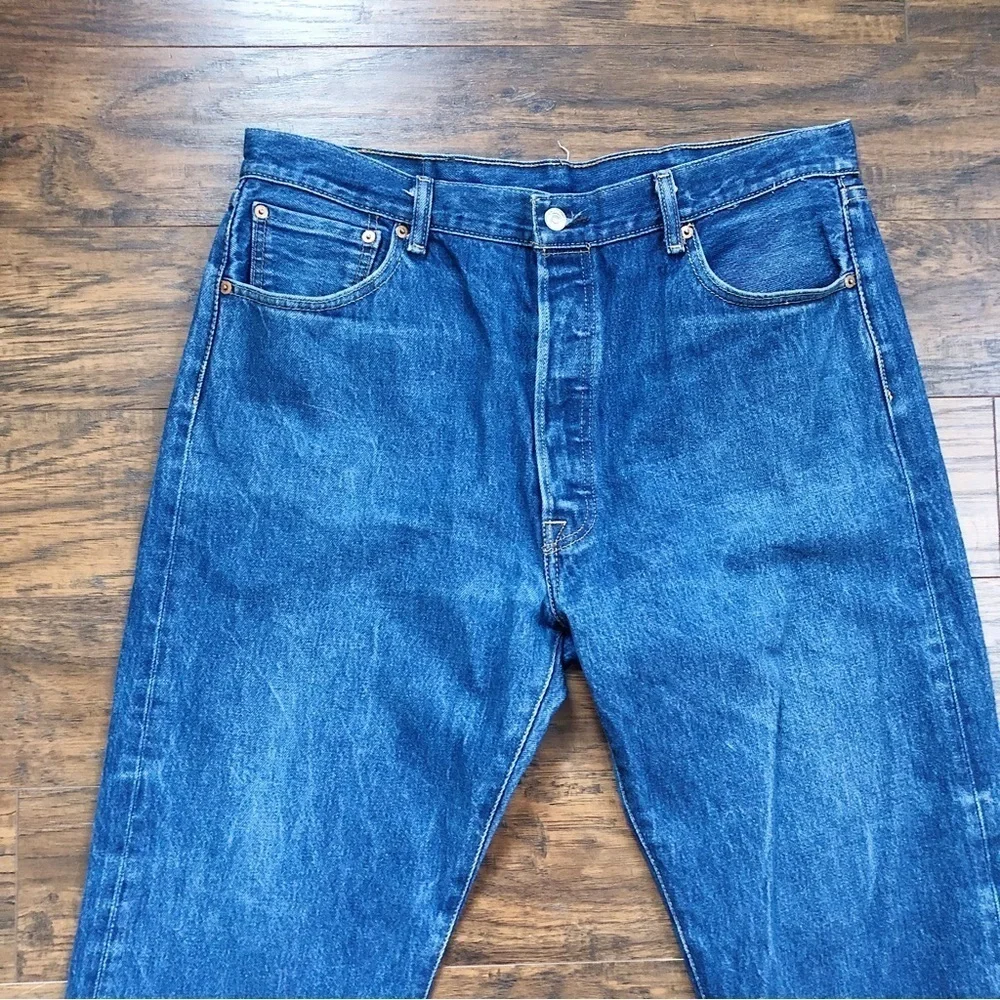 Levi’s • 501 Original Shrink To Fit jeans mid rise straight leg rigid denim